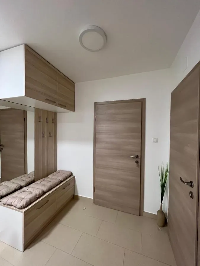 Apartmani Pernjak Mandre Apartment