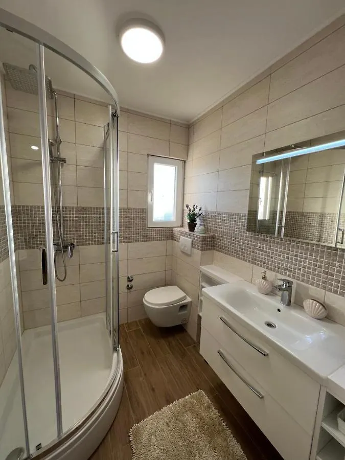 Apartmani Pernjak Mandre Apartment