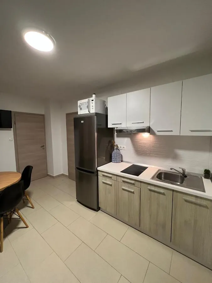 Apartmani Pernjak Mandre 0*,  Croatia