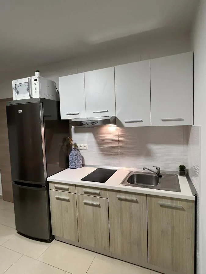 Apartmani Pernjak Mandre 0*,