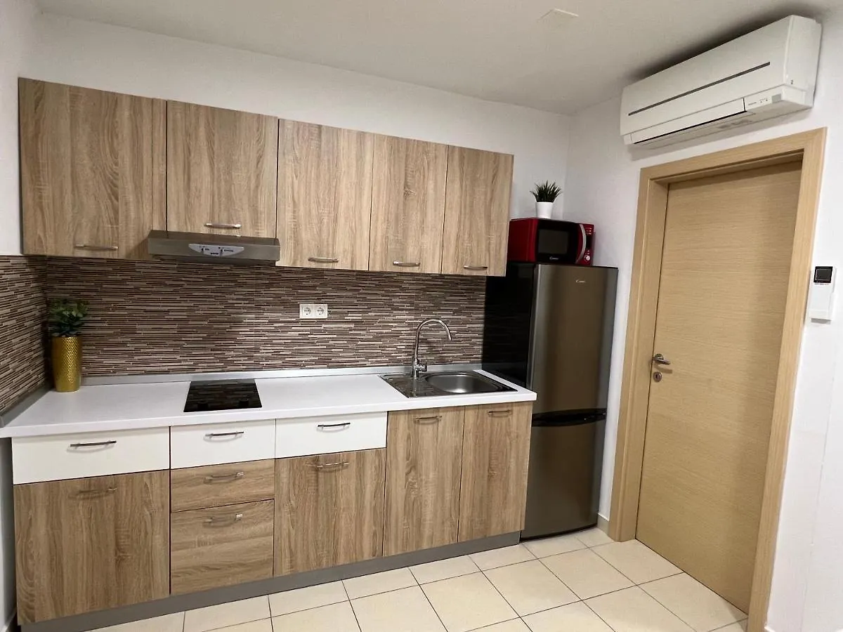 Apartmani Pernjak Mandre Apartment