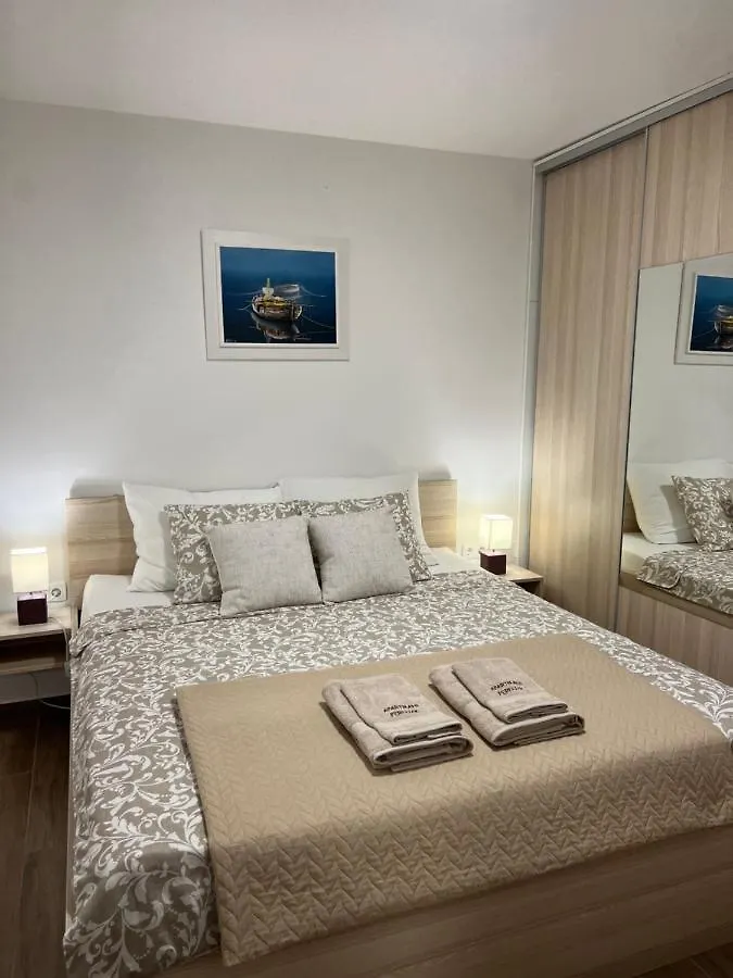 Apartmani Pernjak Mandre Apartment