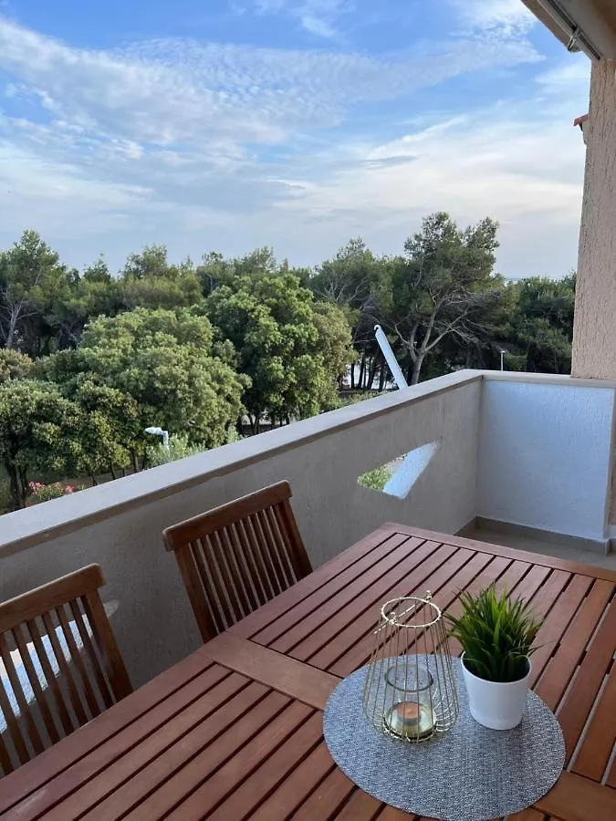 Apartment Apartmani Pernjak Mandre Croatia