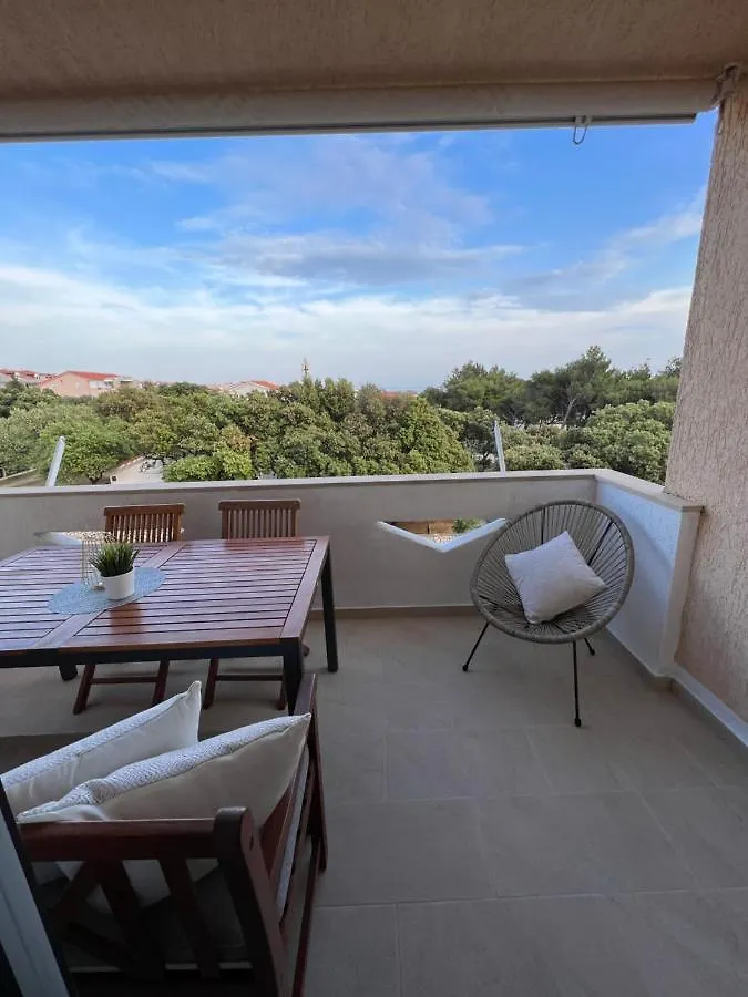 Apartmani Pernjak Mandre 0*,  Croatia