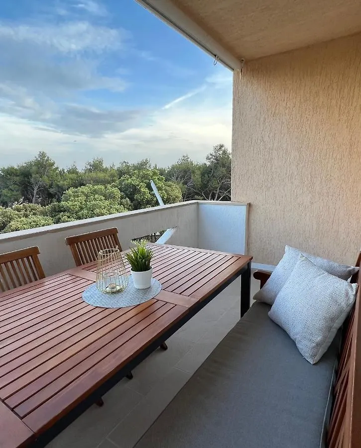 Apartment Apartmani Pernjak Mandre