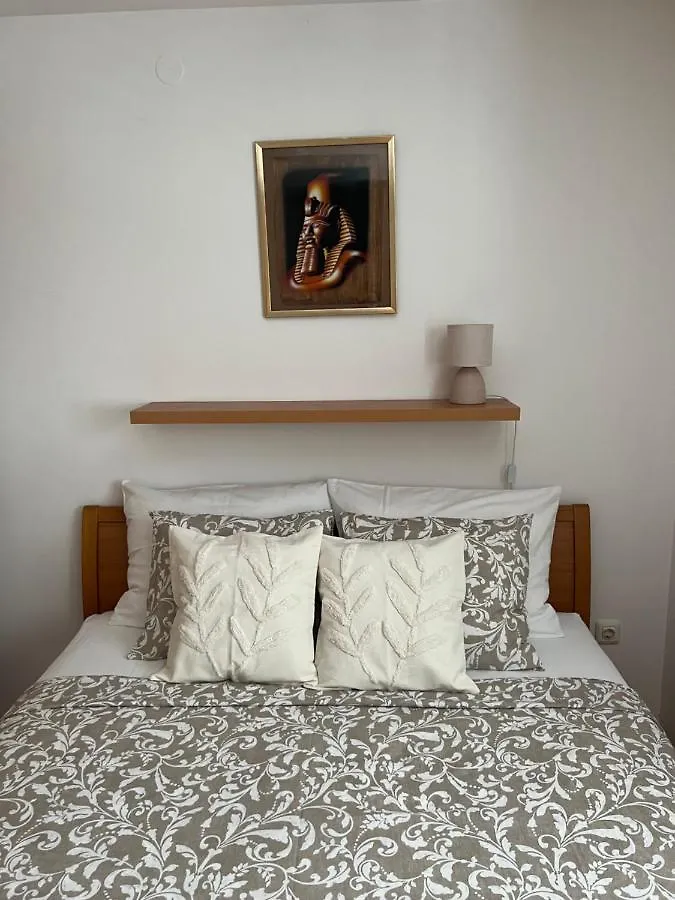 Apartment Apartmani Pernjak Mandre
