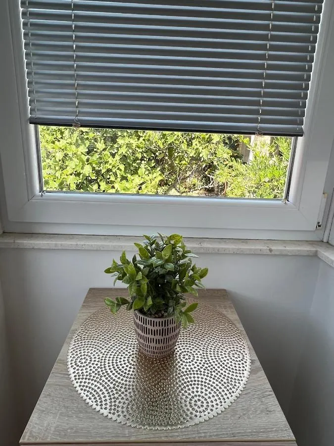 Apartmani Pernjak Mandre 0*,  Croatia