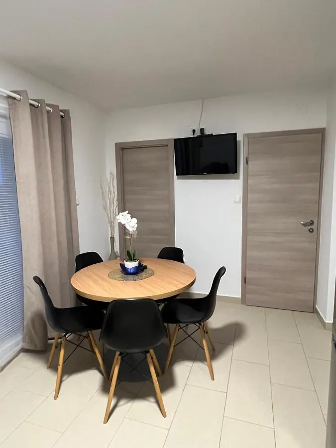 Apartmani Pernjak Mandre Kroatien