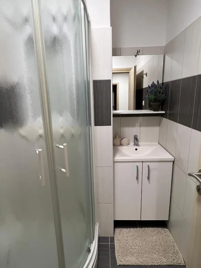 Apartmani Pernjak Mandre Lägenhet